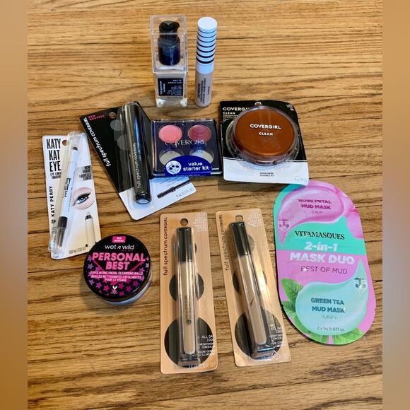 10 X COVERGIRL Wet Wild Makeup Bundle LOT Concealer Foundation Powder Lip Mascar - Picture 1 of 9